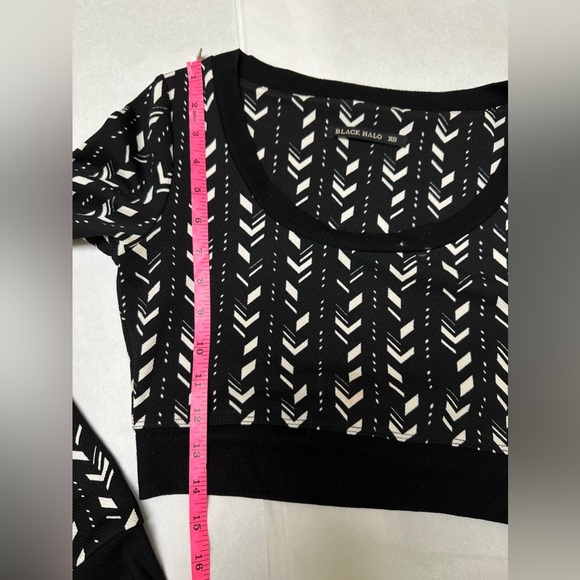 Pressly Two Piece Set in Black Chevron
Black Halo🪻 - Picture 5 of 16